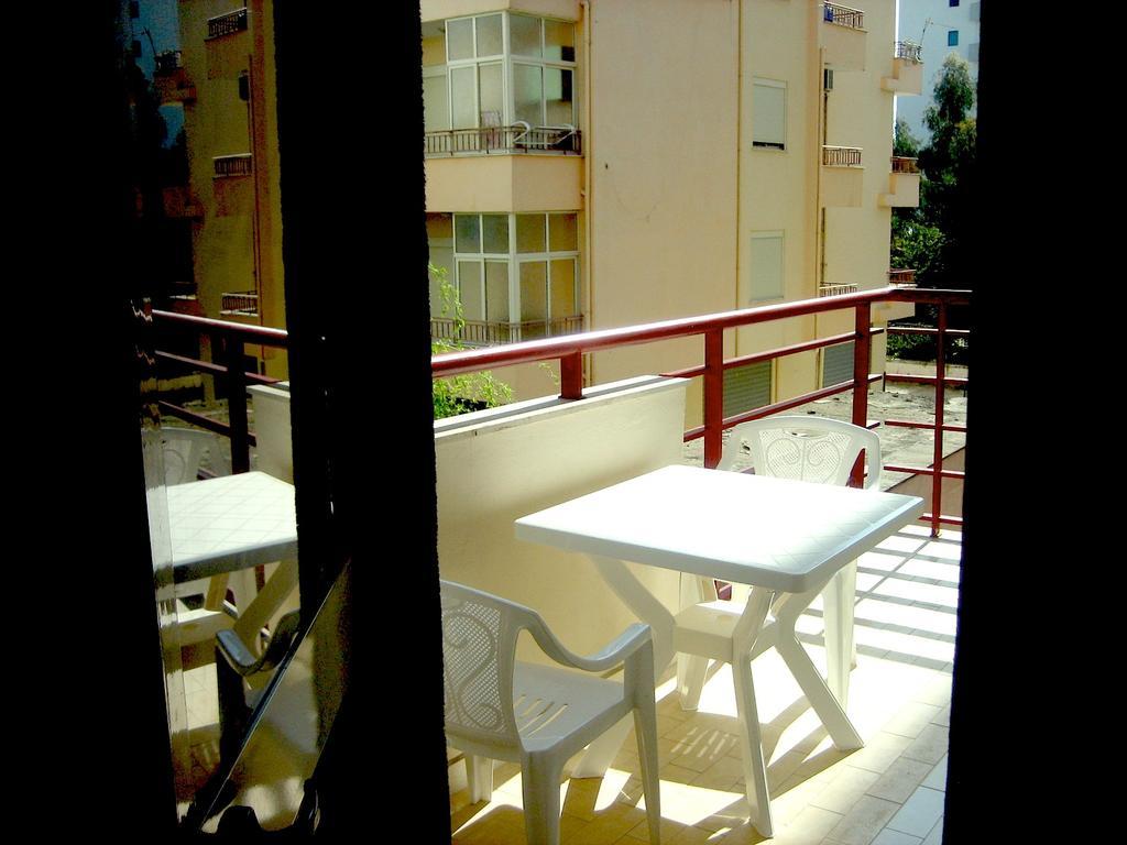 Aldom Apartments ดูร์เรส ภายนอก รูปภาพ